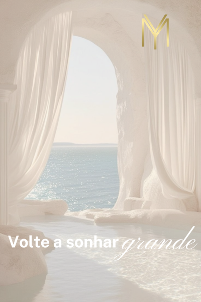 Arco branco etéreo aberto para o mar iluminado